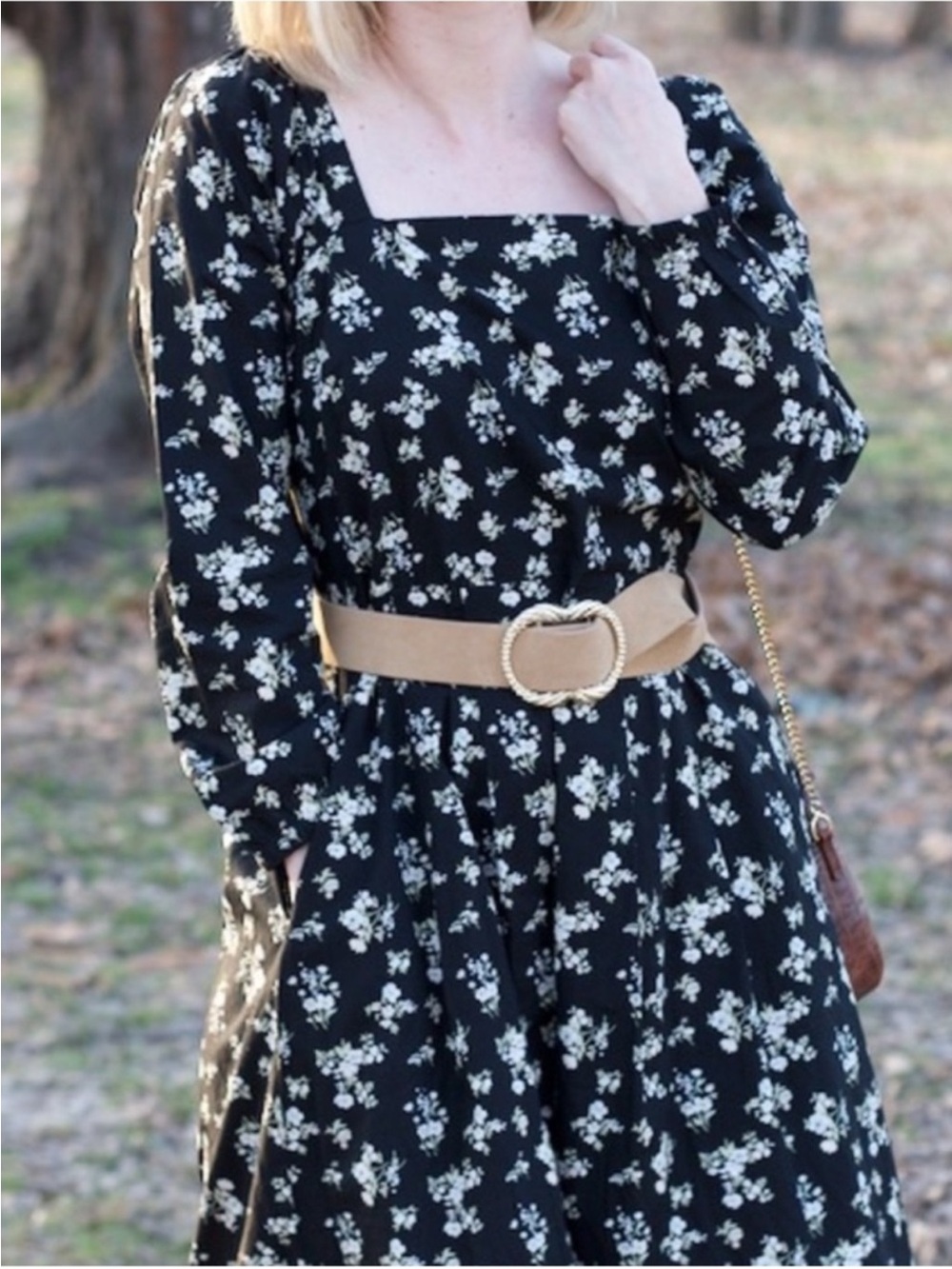 VETTA Black Floral Long-Sleeve Square-Neck Midi Dress - Picture 10 of 11